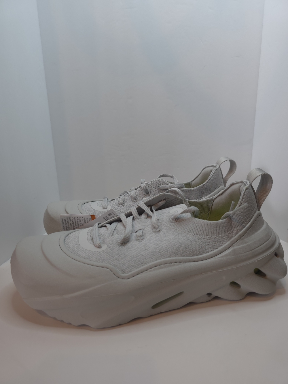 Crocs Echo Surge sneakers in the "Atmosphere" grey M9/W11.